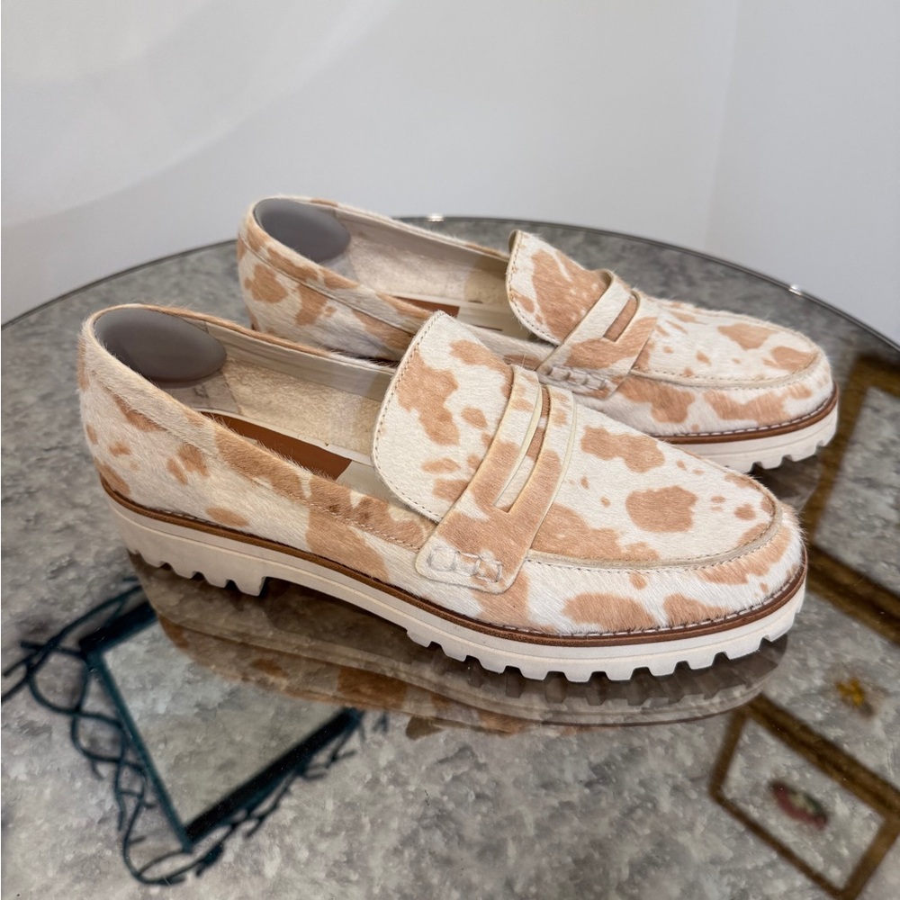 Dolce Vita Tan and White Loafers Size 11 US